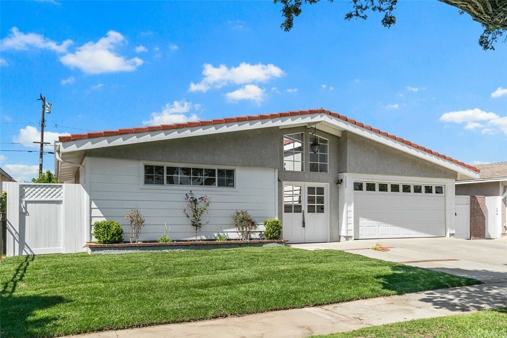 Property Photo:  3309 Antonio Street  CA 90503 