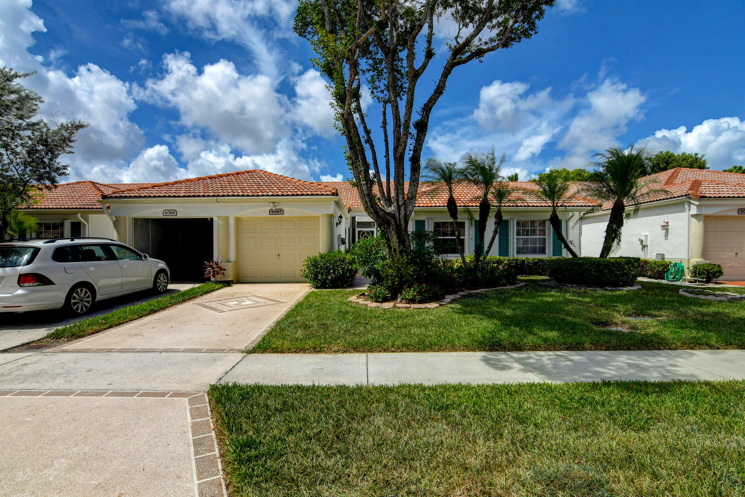 Property Photo: 6065 Lake Hibiscus Drive FL 33484