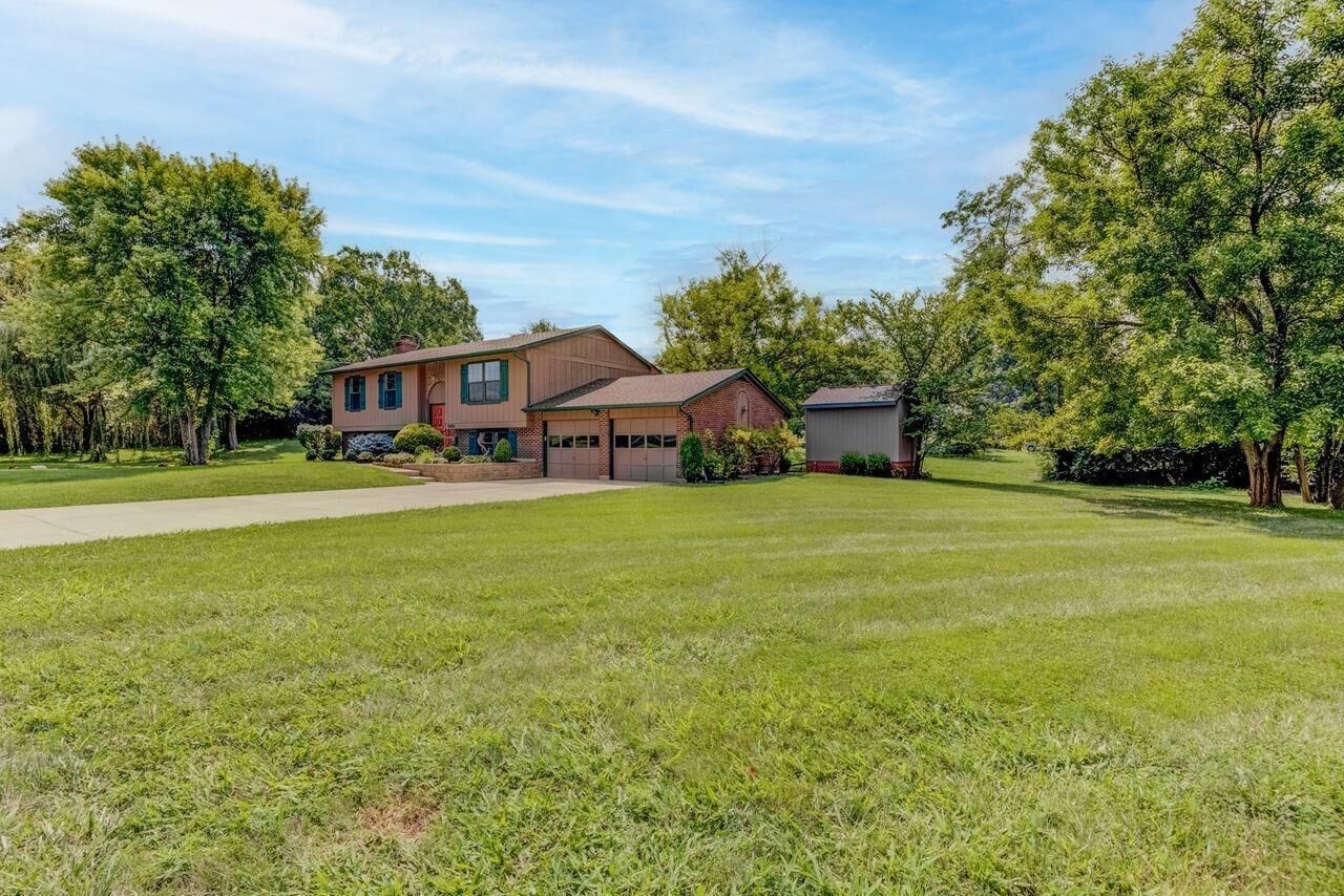 Property Photo:  3491 Crestnoll Ln  OH 45211