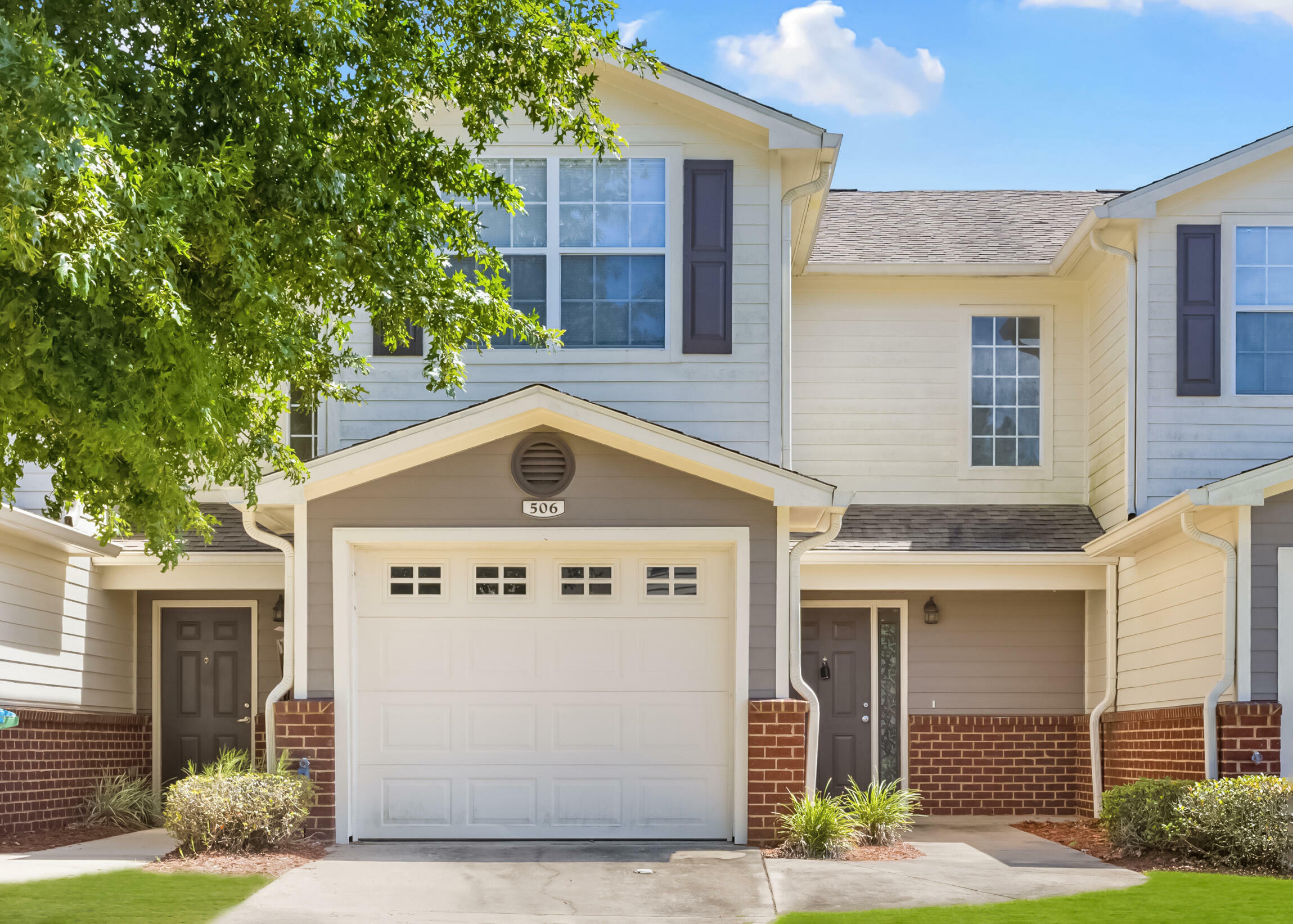 Property Photo: 506 Wingspan Way FL 32536