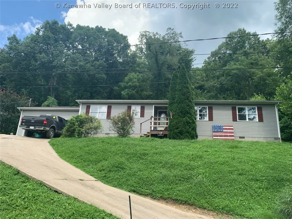 Property Photo: 648 Dupont Road WV 25159