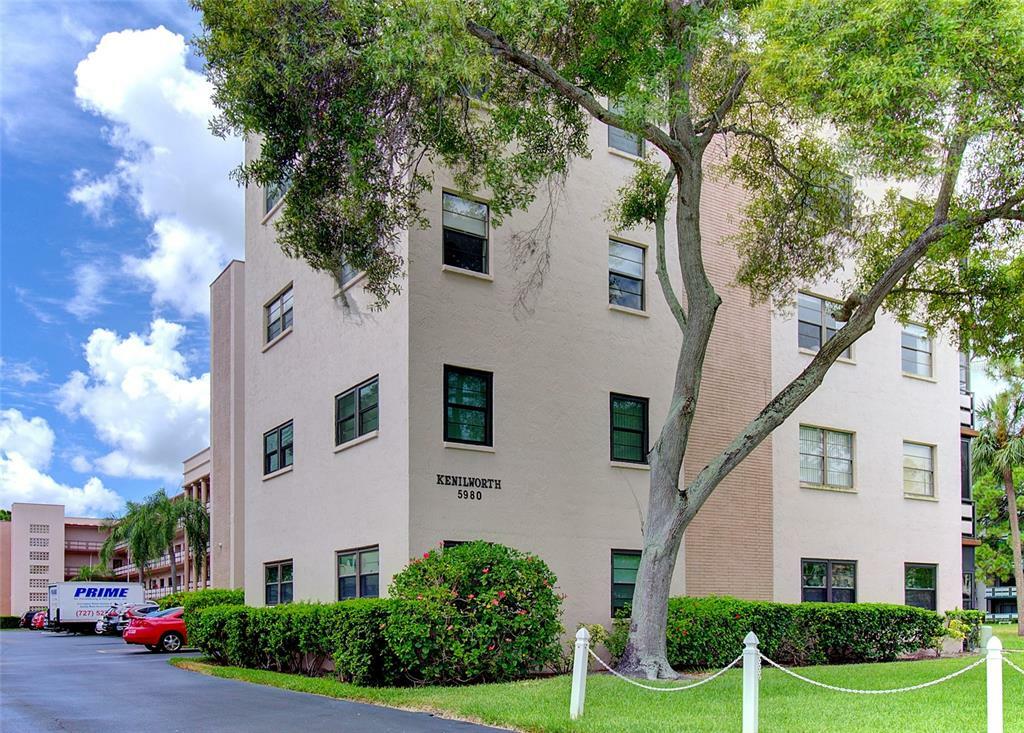 Property Photo: 5980 80th Street N 105 FL 33709
