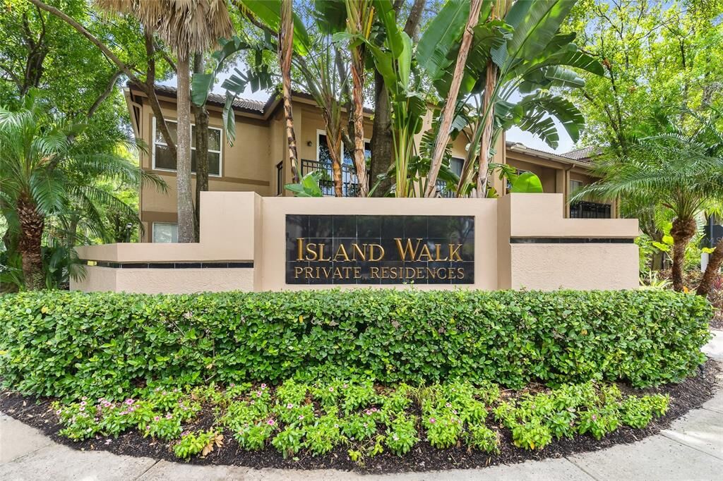Property Photo:  833 Normandy Trace Road 833  FL 33602 