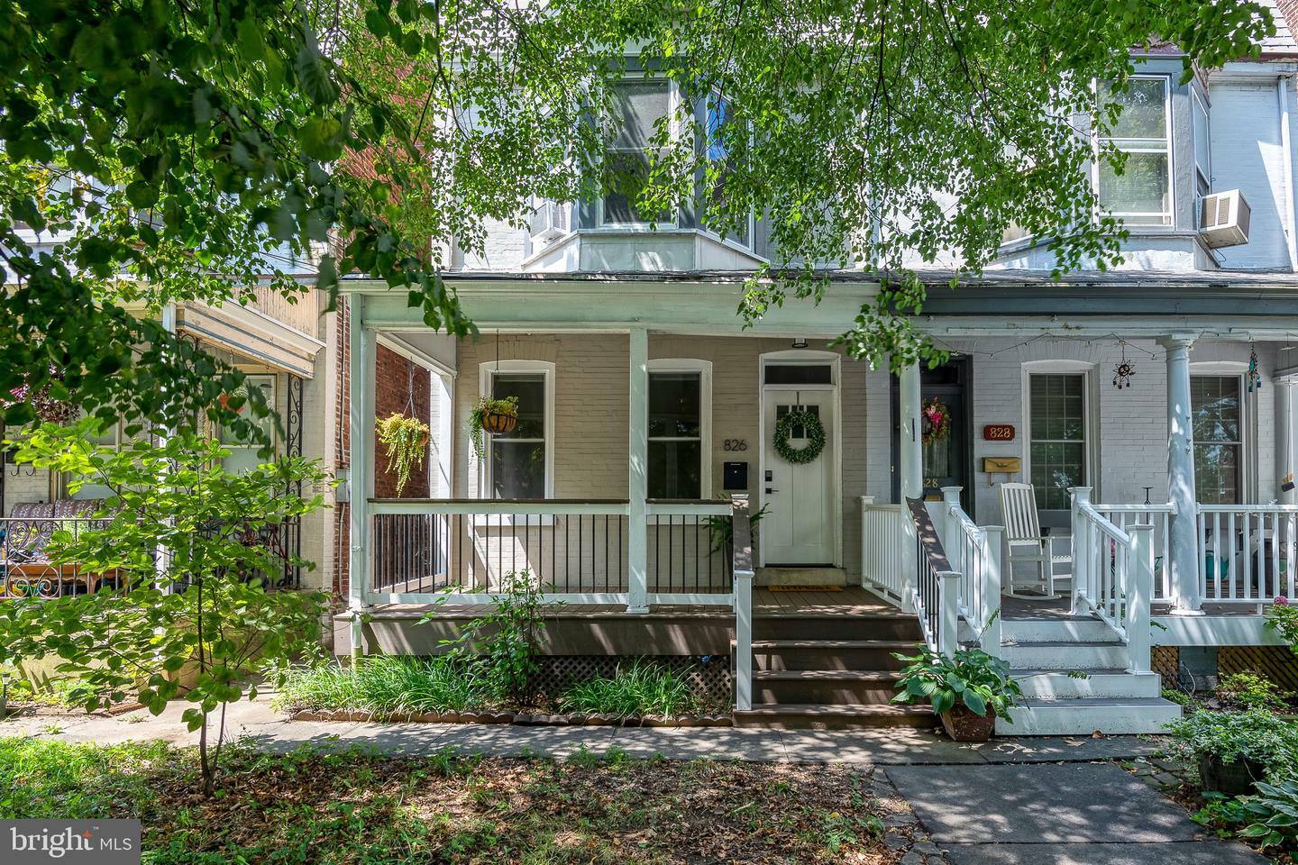 Property Photo:  826 N Duke Street  PA 17602 