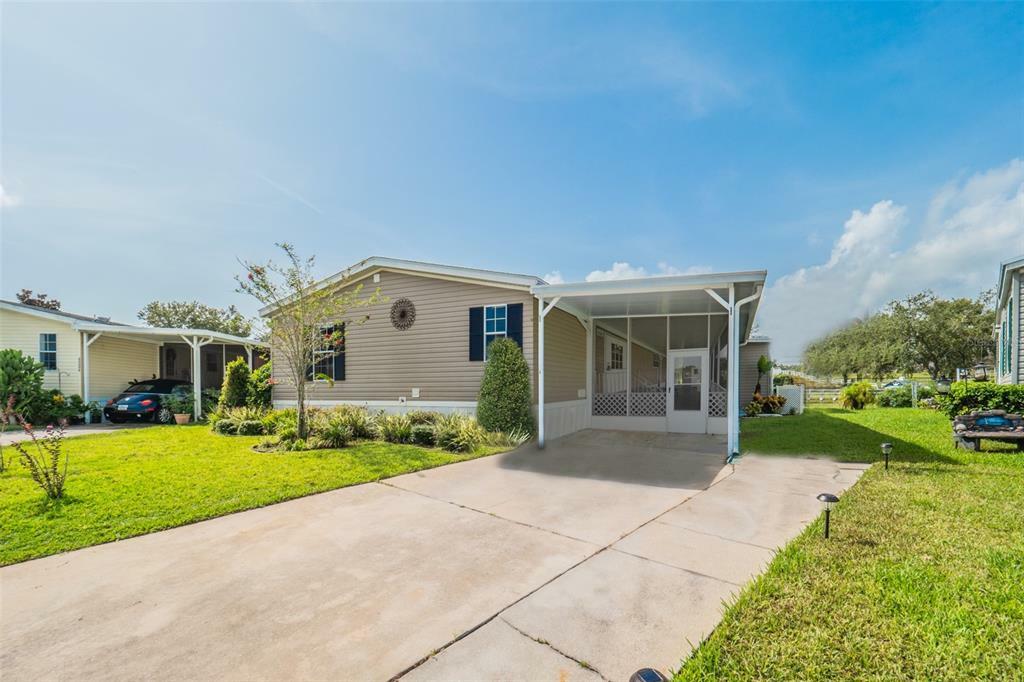 Property Photo:  25005 Begonia Court  FL 34705 