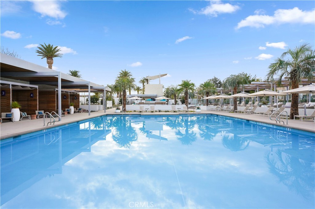 Property Photo: 127 Cruiser CA 92618