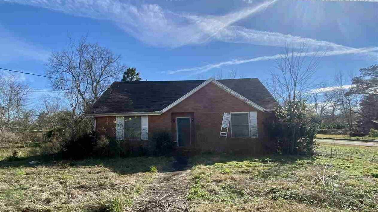 Property Photo:  485 W Smith  TX 77659 