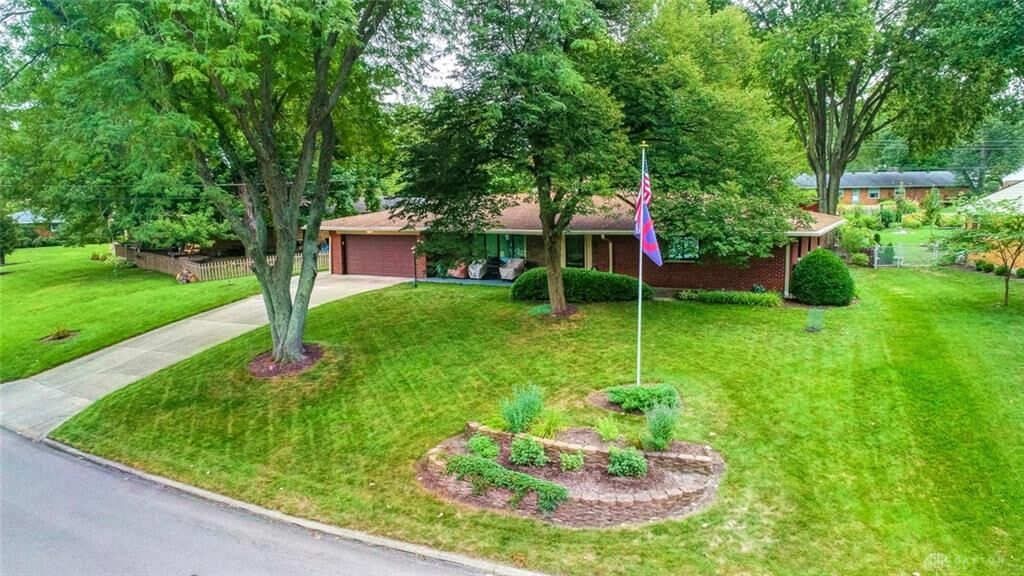 Property Photo: 4604 Parklawn Drive OH 45440