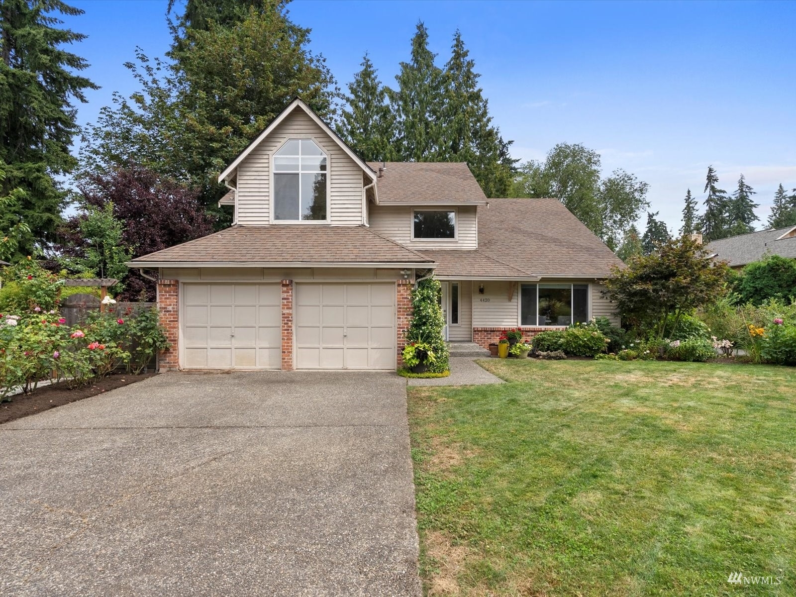 Property Photo:  4420 186th Avenue SE  WA 98027 