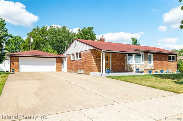 Property Photo:  2336 Boxford Street  MI 48183 