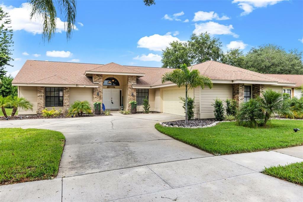 Property Photo:  3122 Summervale Drive  FL 34691 