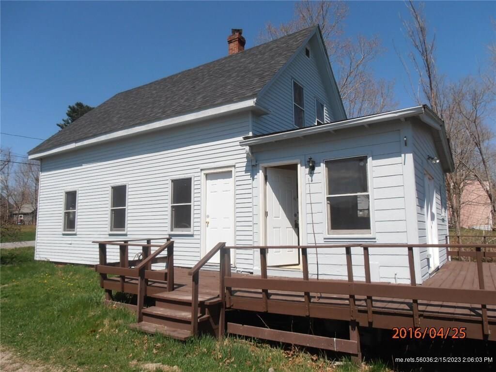 Property Photo:  14 School Street  ME 04981 