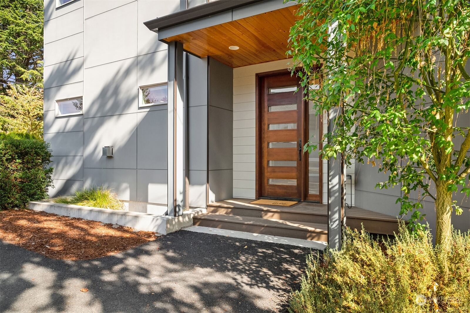 Property Photo:  3531 SW 100th Street  WA 98146 