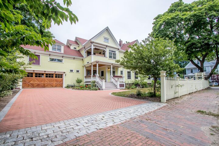 28 Lawn Avenue  Portland ME 04103 photo