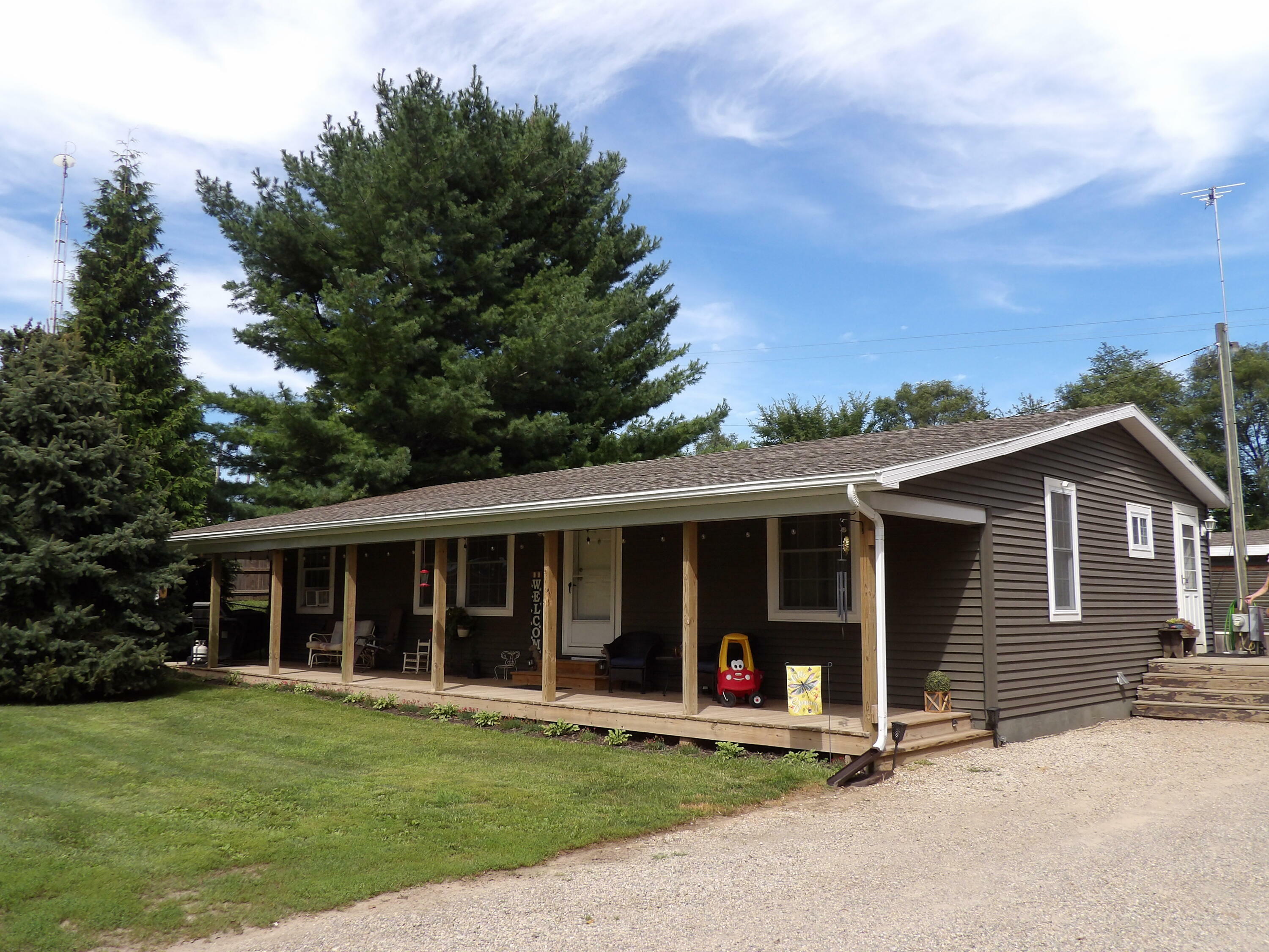 Property Photo:  5523 S Lake Pleasant Road S  MI 49266 