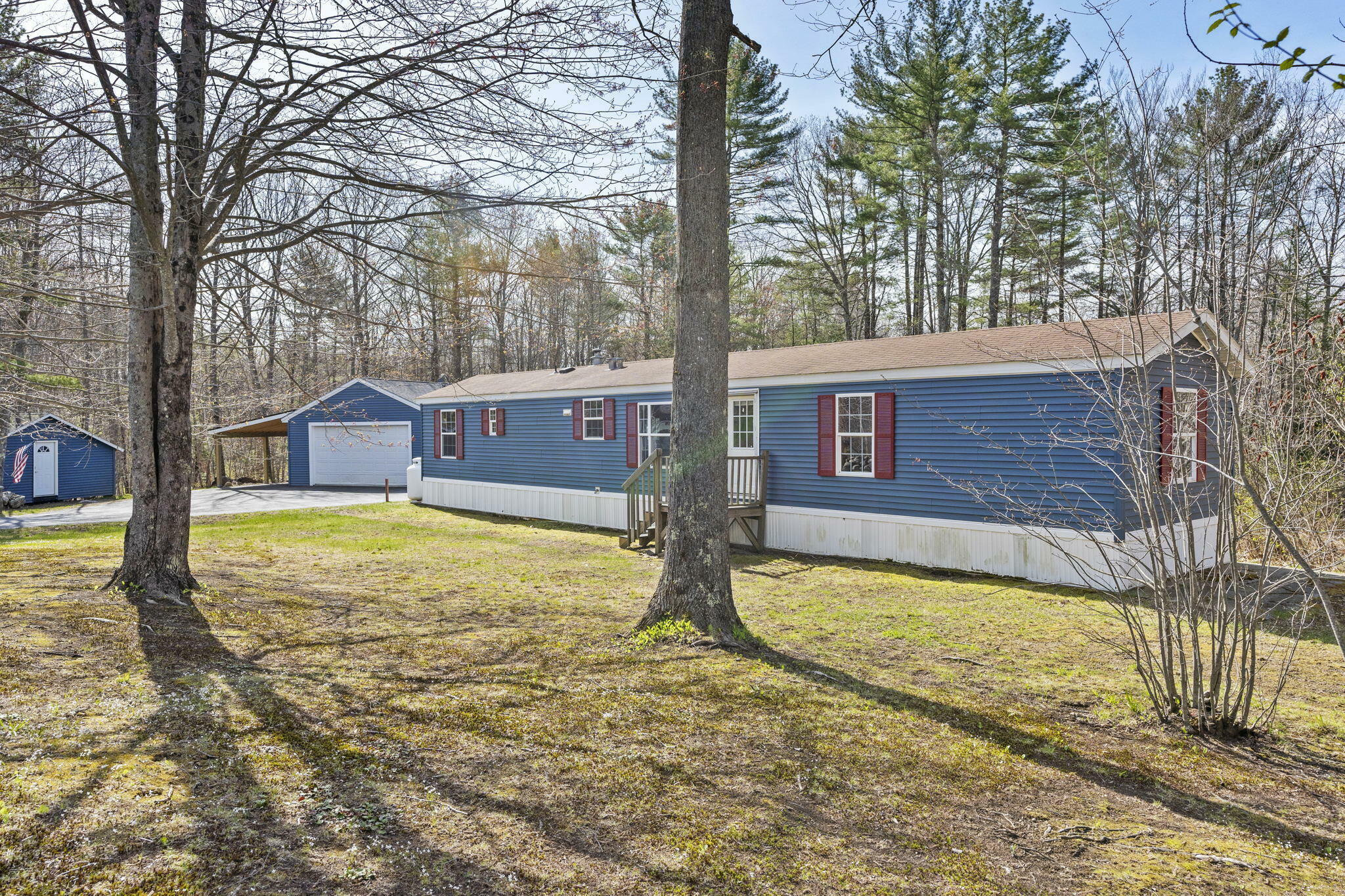 Property Photo: 41 E Ridge Road ME 04280