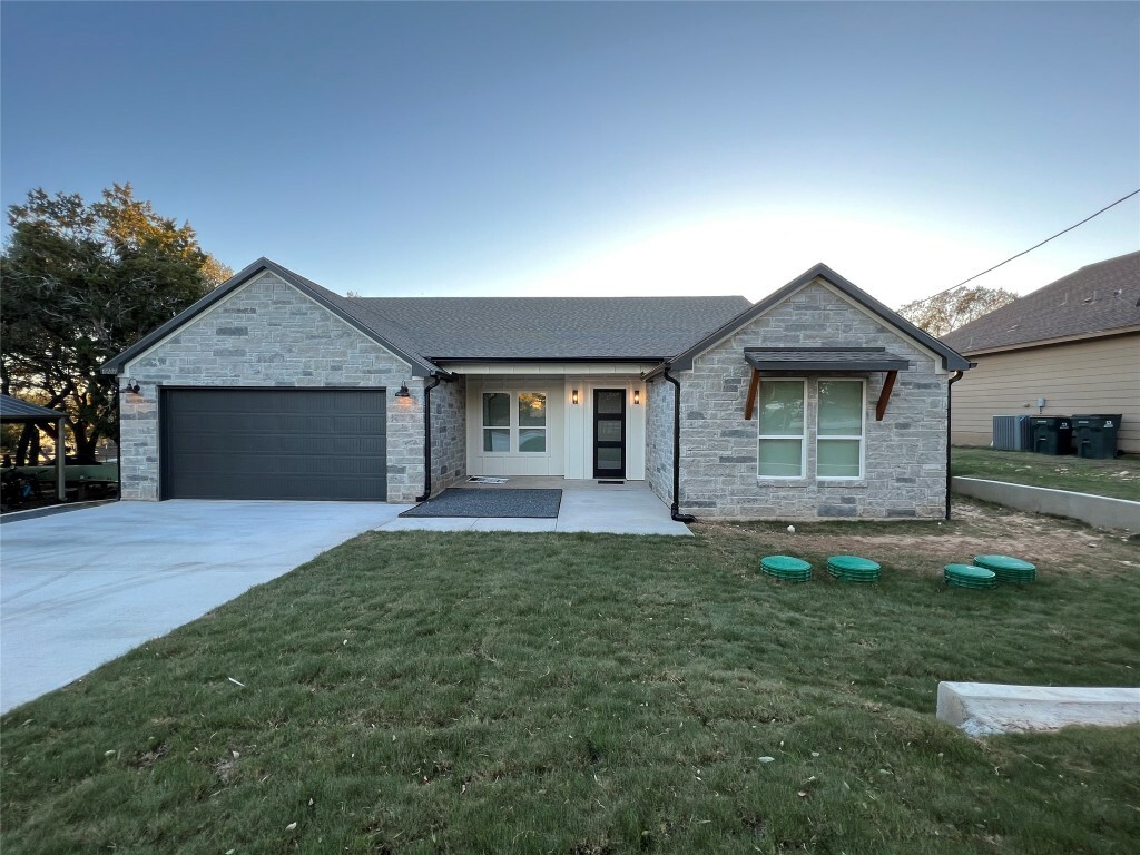 Property Photo:  17207 Panorama Drive Drive  TX 78620 