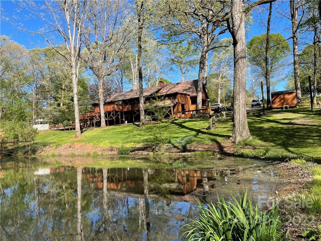 Property Photo: 2433 Chipley Ford Road NC 28625