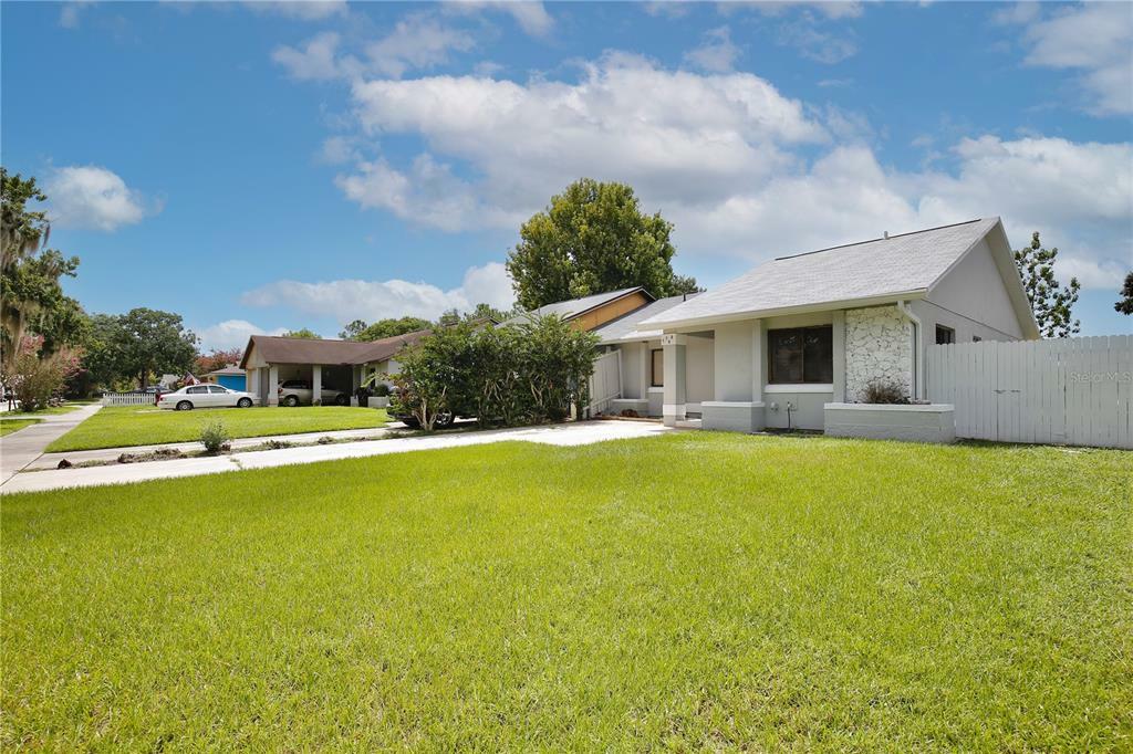 Property Photo:  5944 Branch Drive  FL 32822 