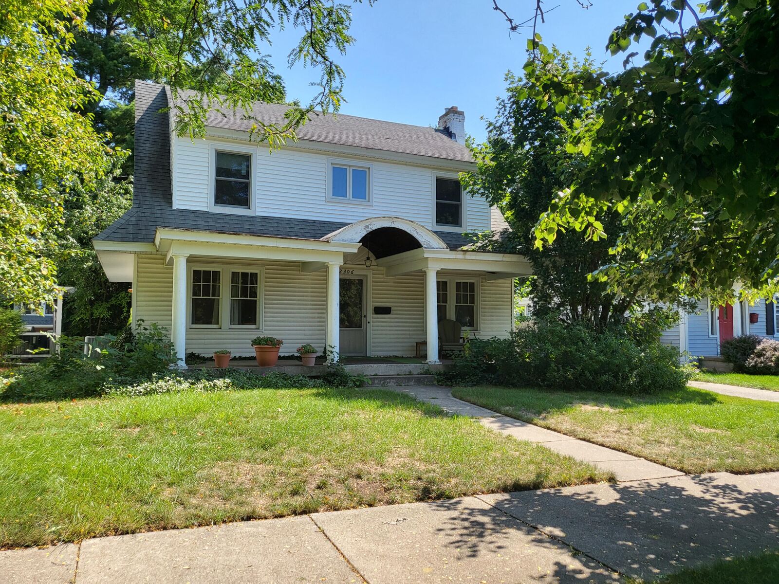 Property Photo:  2306 Lafayette Avenue SE  MI 49507 