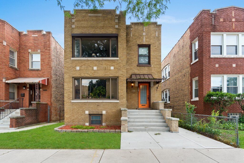 Property Photo:  7710 S Saint Lawrence Avenue 2  IL 60619 