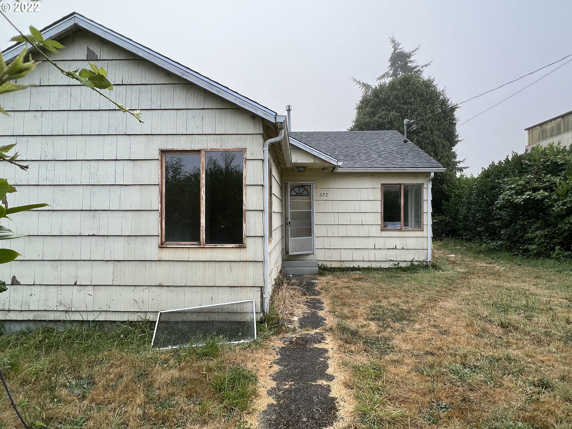 Property Photo:  372 4th Ave  OR 97420 