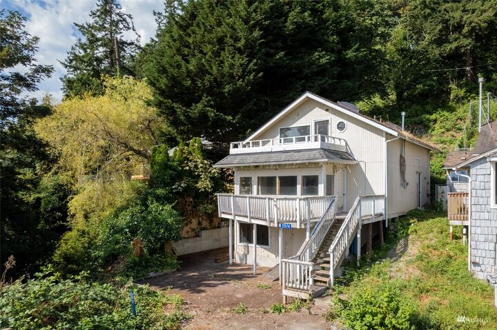 Property Photo:  13574 S Green Street  WA 98221 