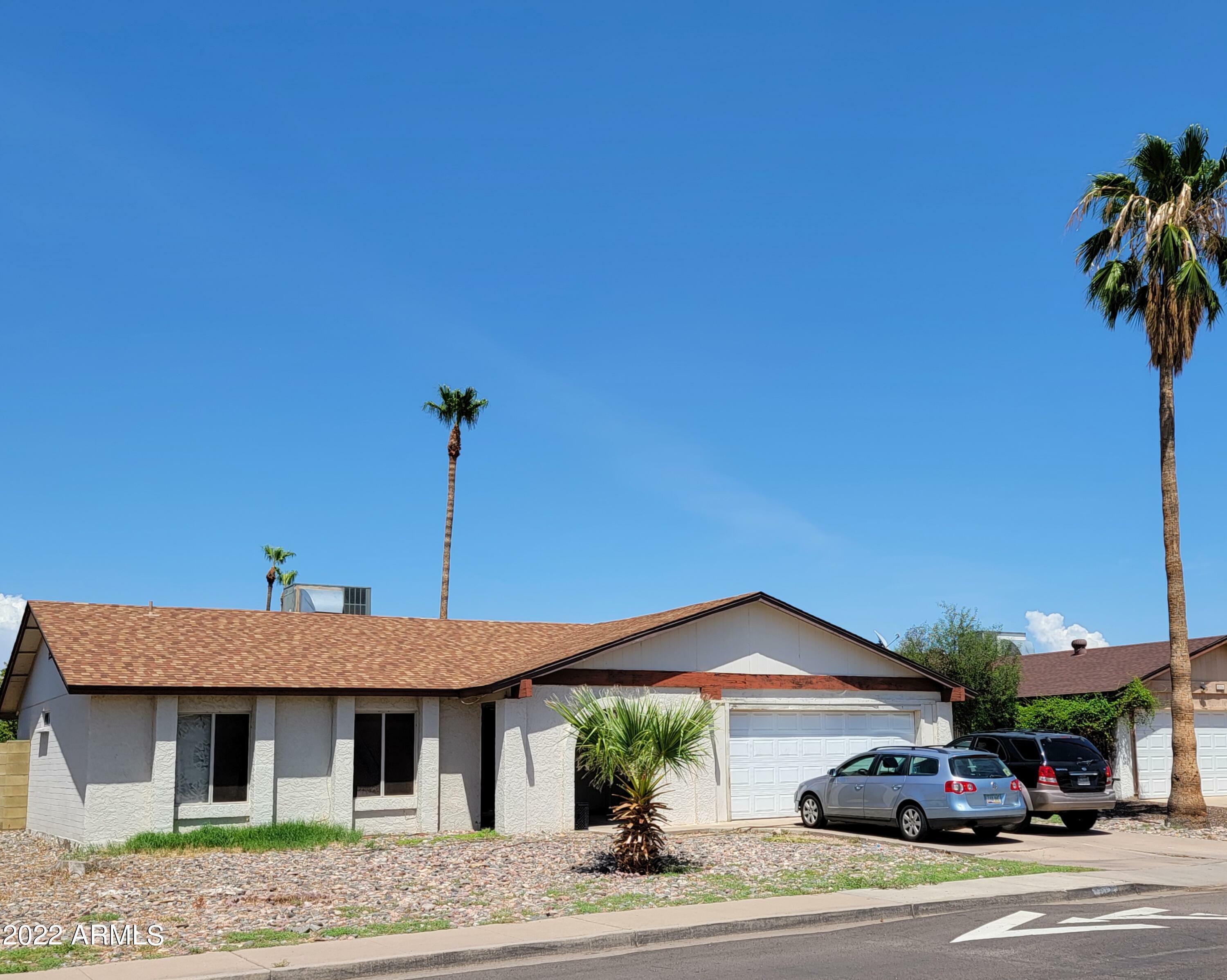 Property Photo: 5232 W Columbine Drive AZ 85304