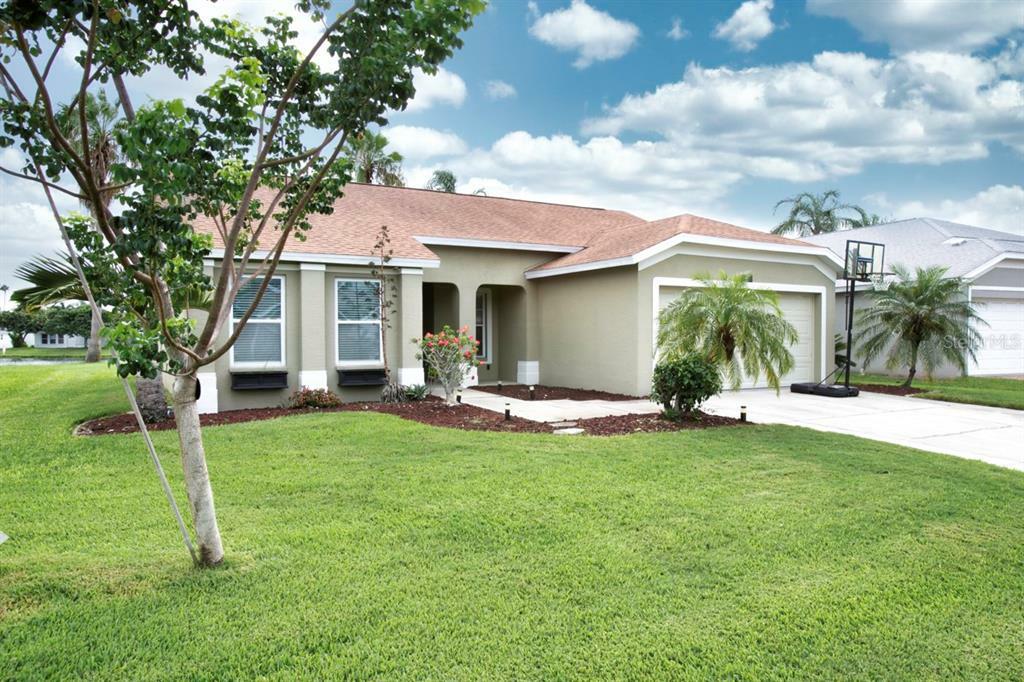 Property Photo: 5121 40th Street W FL 34210