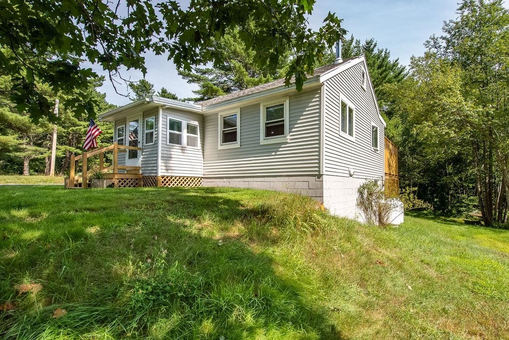 Property Photo:  264 Knights Pond Road  ME 03908 