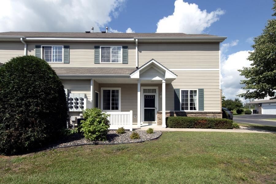 Property Photo:  757 Willow Glen Drive 904  MN 55313 