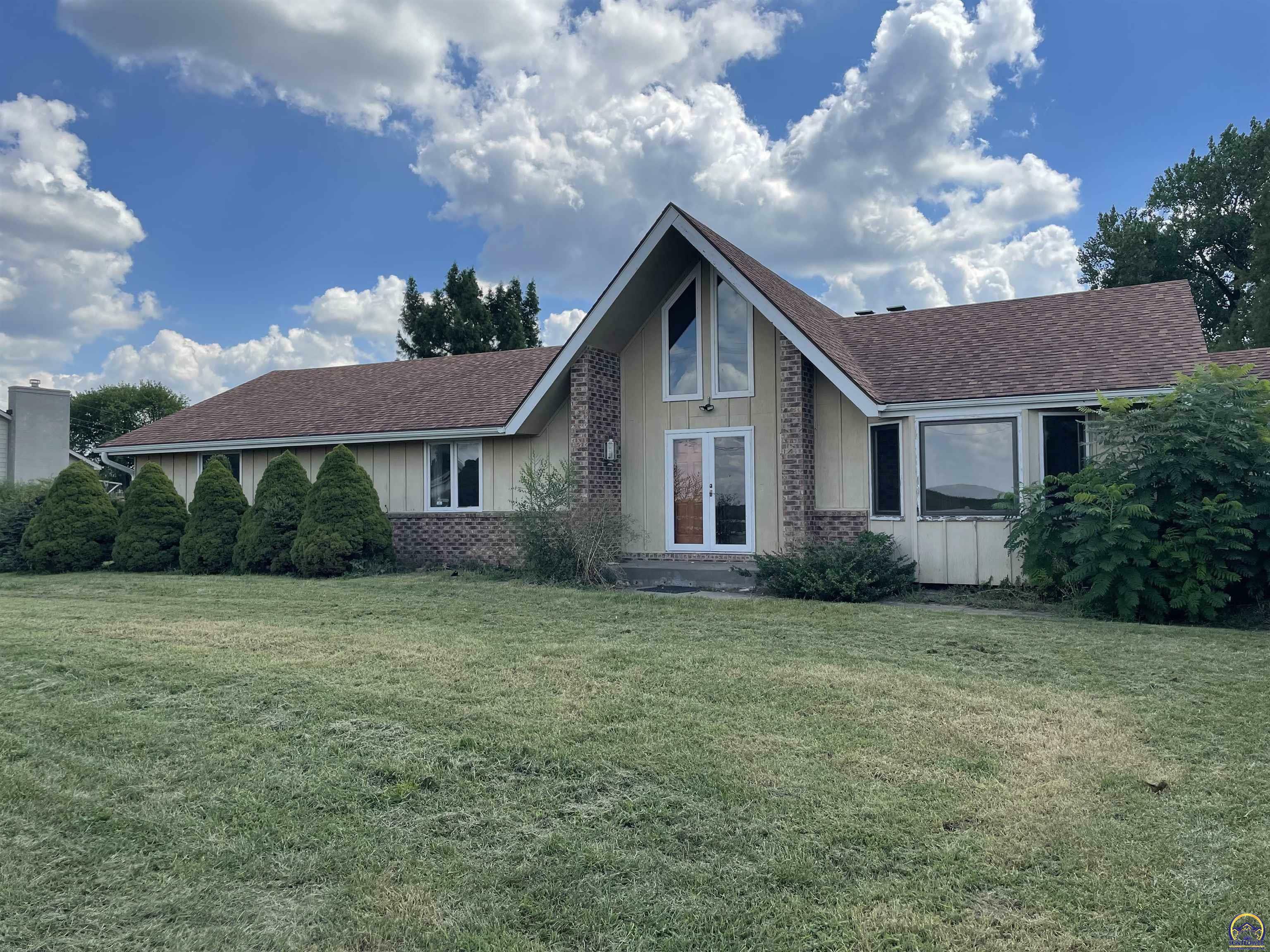 Property Photo:  8501 SW 21st St  KS 66615 