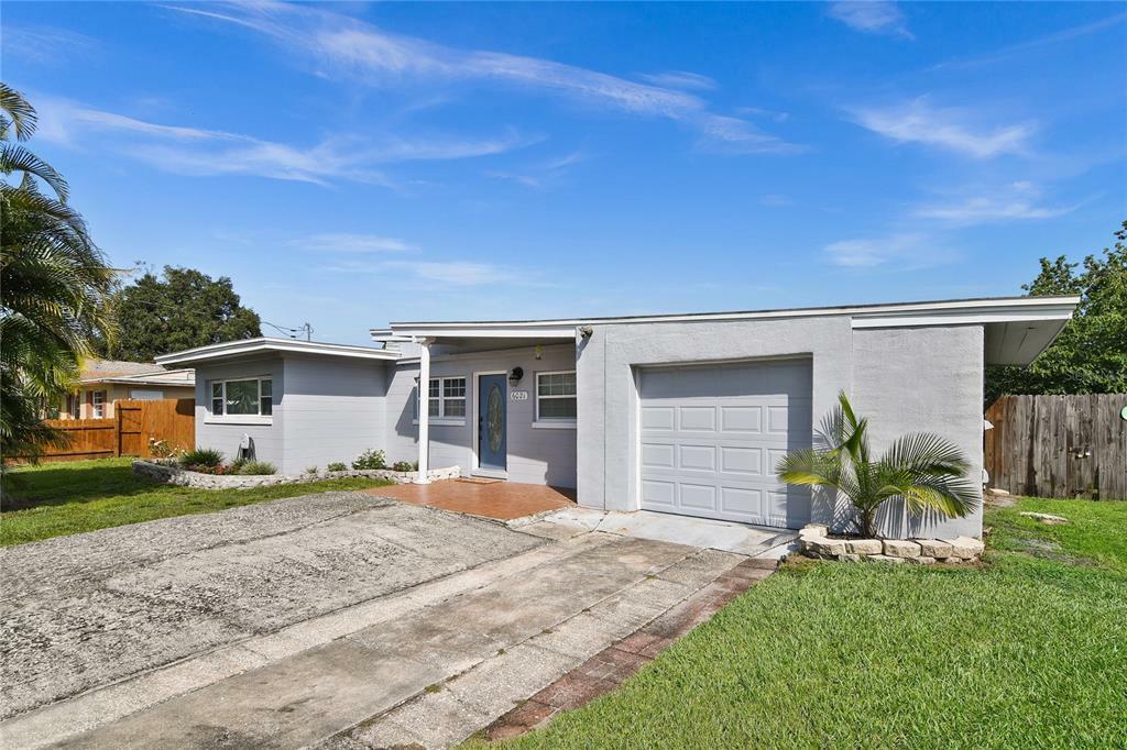 Property Photo: 6021 Yucatan Drive FL 32807