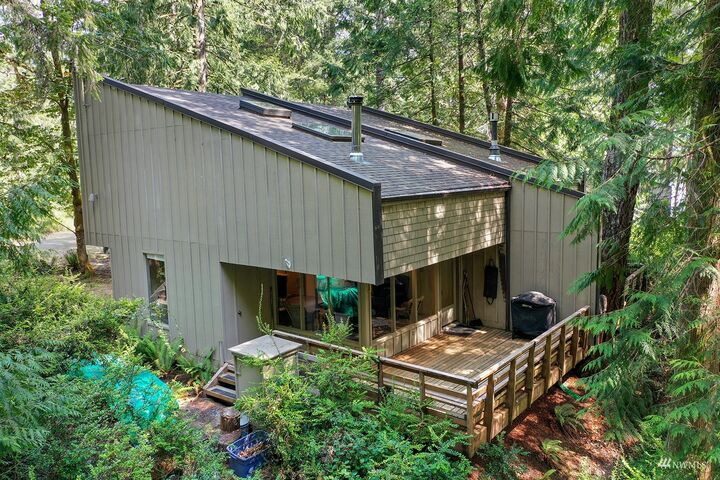 Property Photo: 322 E Pointes Drive E WA 98584