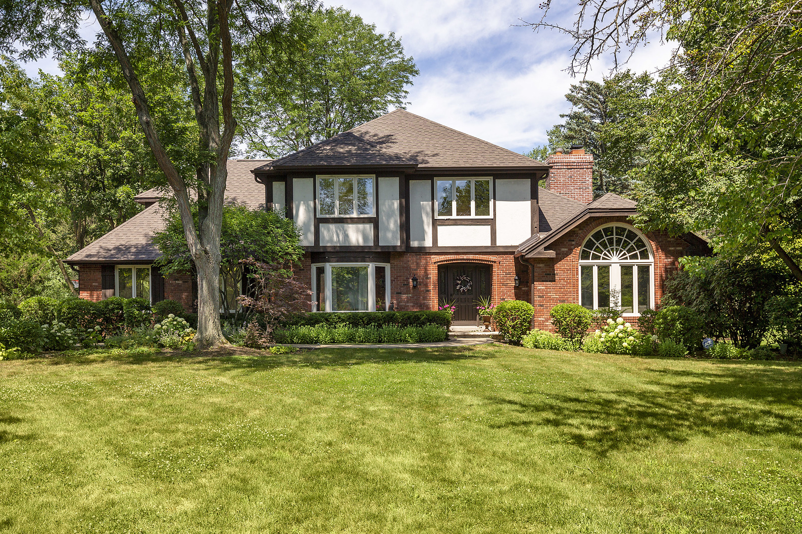 Property Photo: 114 Surrey Lane IL 60045