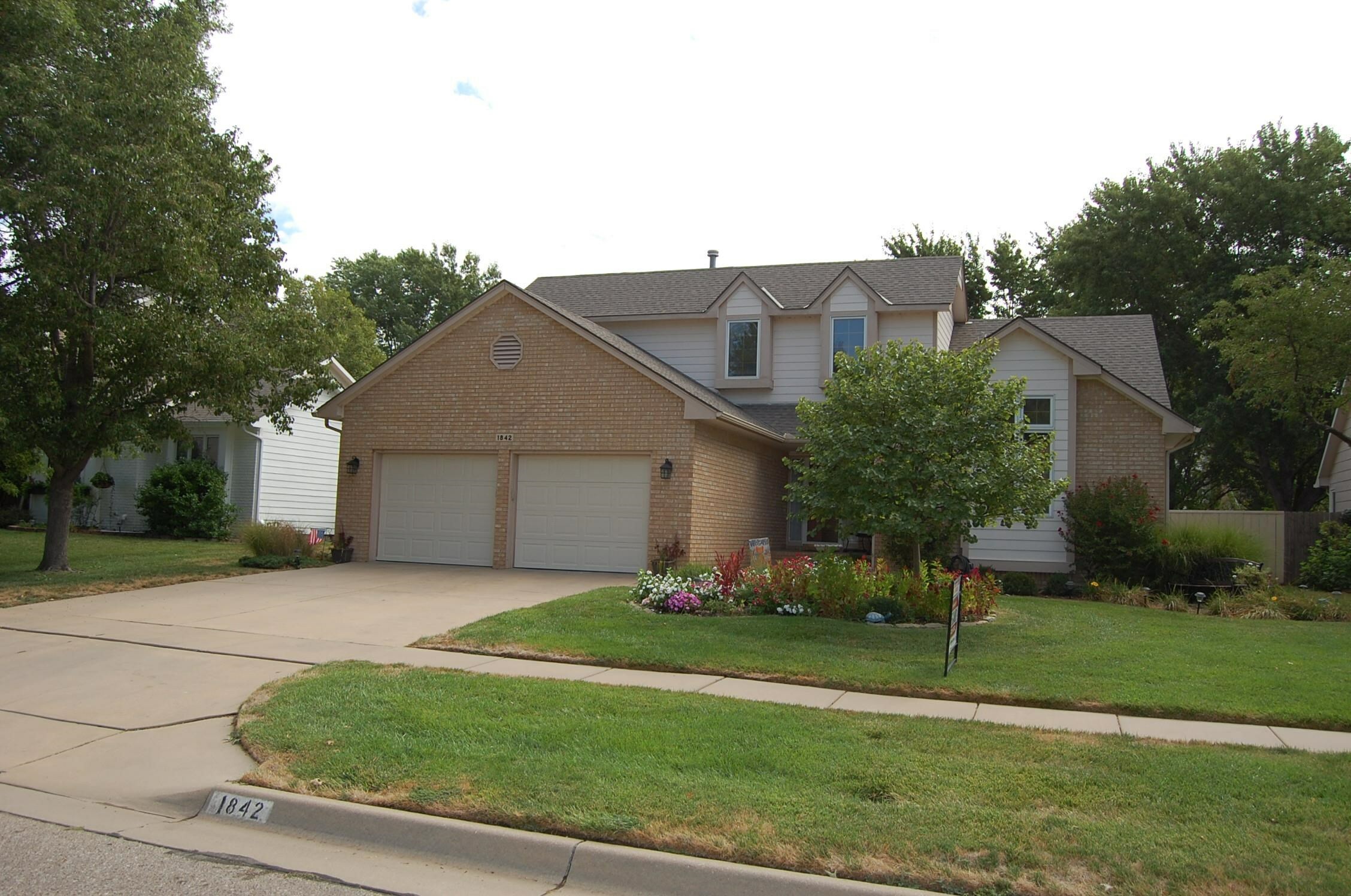 Property Photo:  1842 N Valleyview St  KS 67212 