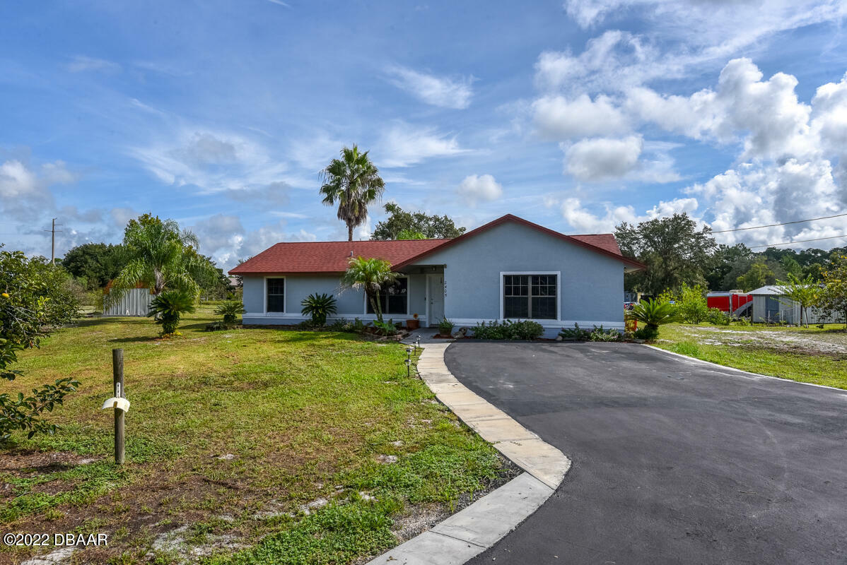 Property Photo:  2405 Gaylord Drive  FL 32724 