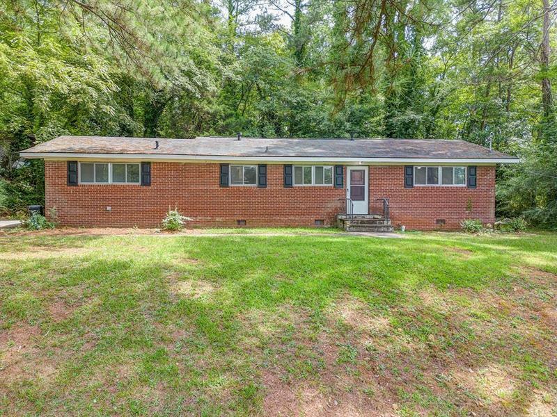 Property Photo:  200 Robin Hood Road NE  GA 30161 