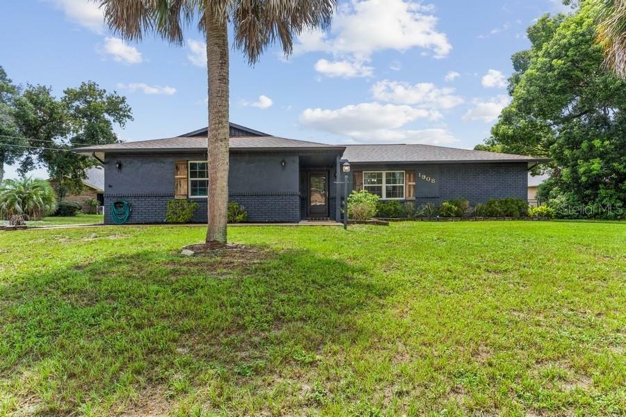 Property Photo:  1908 Plumtree Drive  FL 32725 