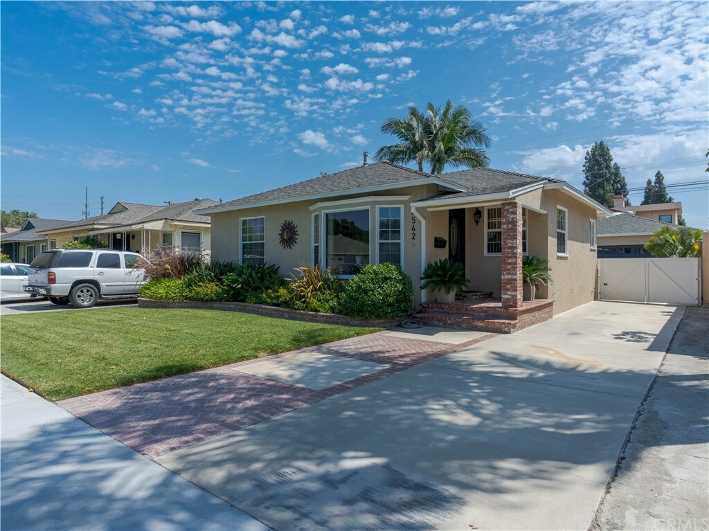 Property Photo:  4542 Ocana Avenue  CA 90713 