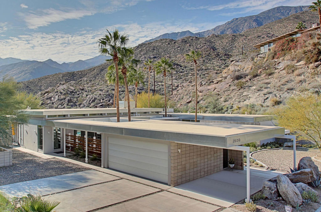 Property Photo: 2500 Cahuilla Hills Drive CA 92264