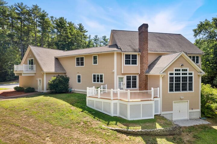 Property Photo: 11 Storybrook Lane NH 03031