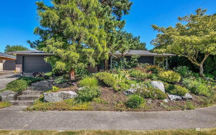 Property Photo: 5616 56th Avenue NE WA 98105