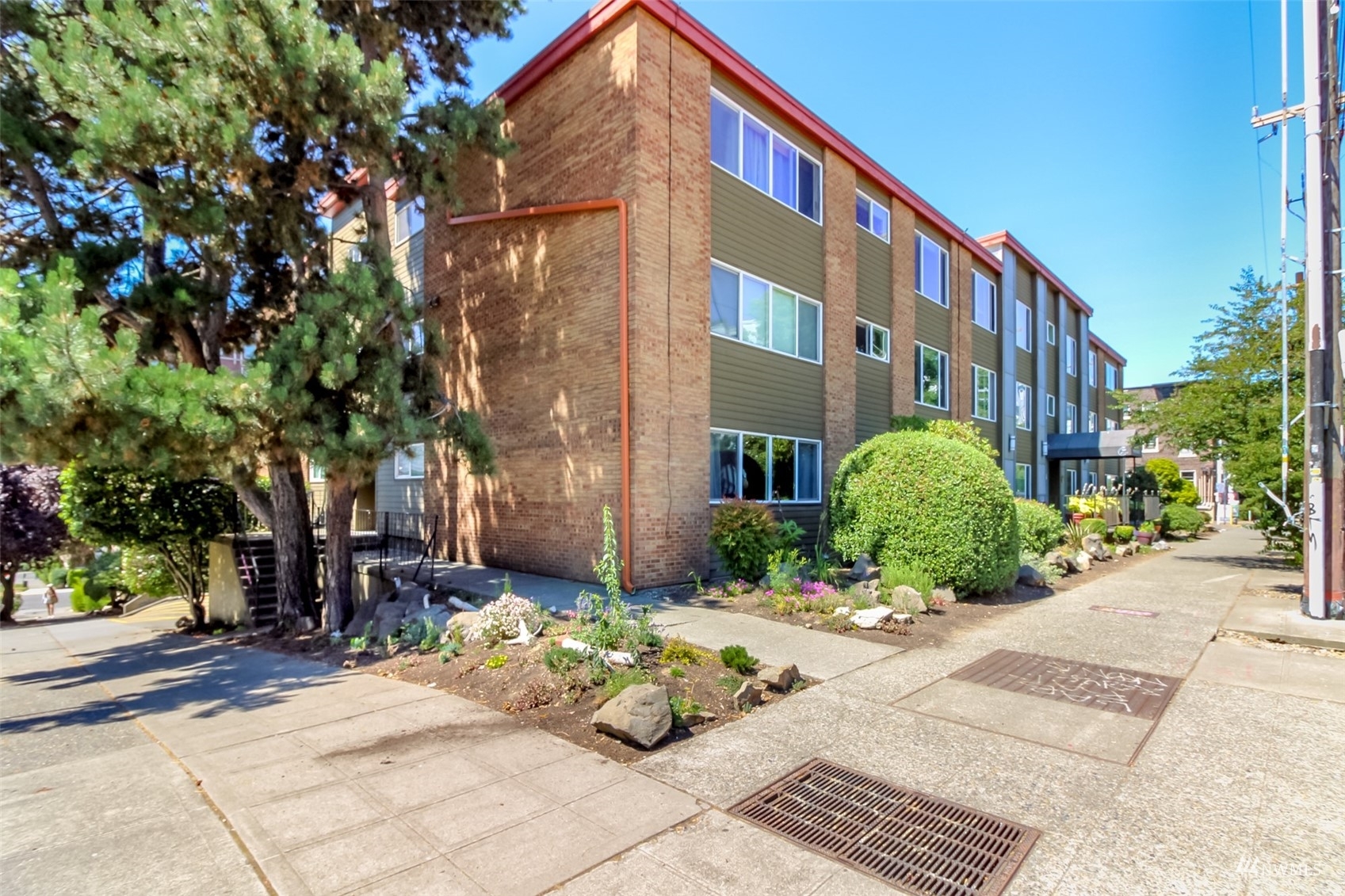 Property Photo:  1707 Boylston Avenue 102  WA 98122 