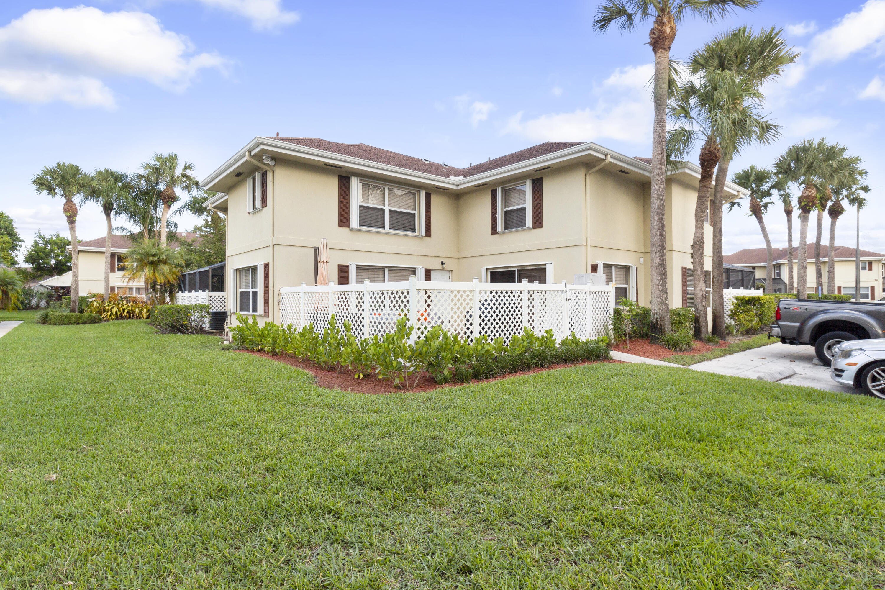 Property Photo: 18 Amherst Court D FL 33411