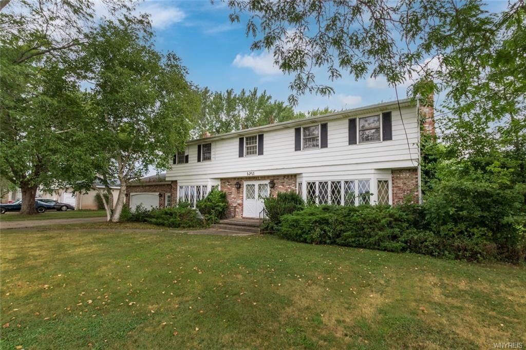 Property Photo: 1311 West River Road NY 14072