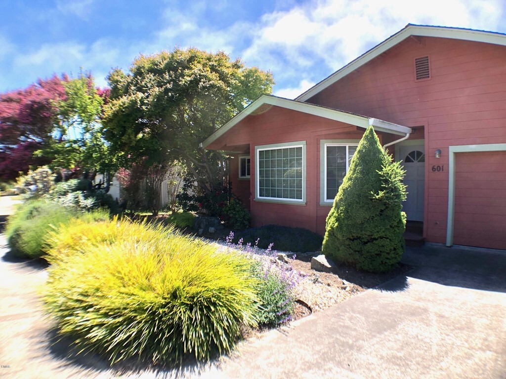 Property Photo: 601 S Sanderson Way CA 95437