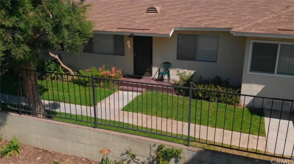 Property Photo:  405 E 234th Street  CA 90745 