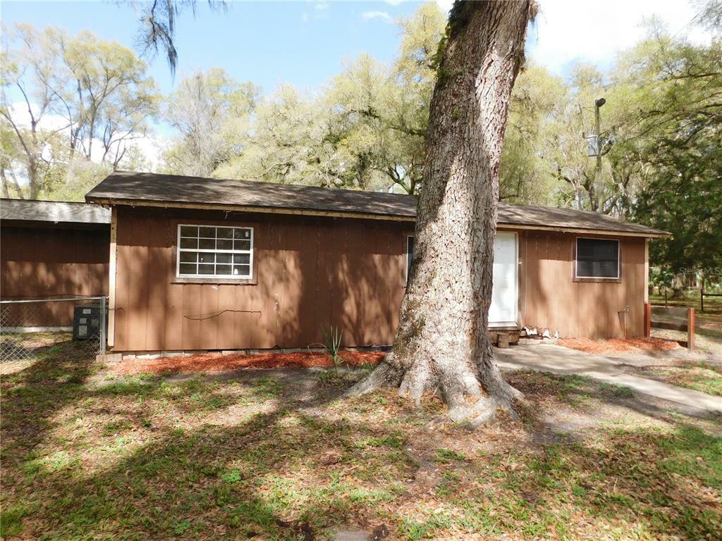 Property Photo:  281 NE 601st Street  FL 32680 