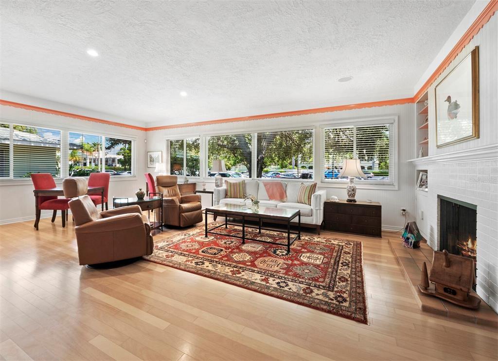 Property Photo: 140 S Blvd Of The Presidents FL 34236
